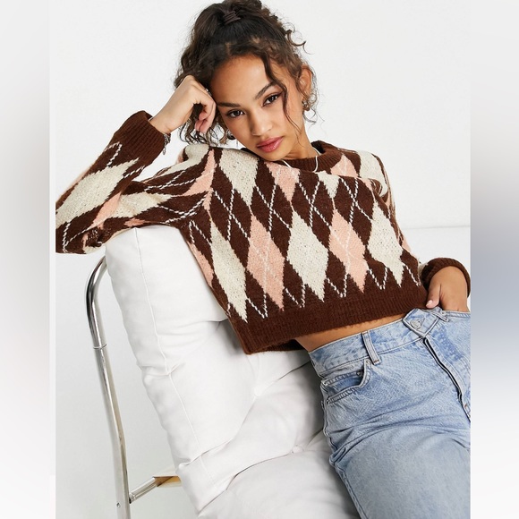 (#137) QED London Cropped Diamond Sweater - Picture 4 of 4